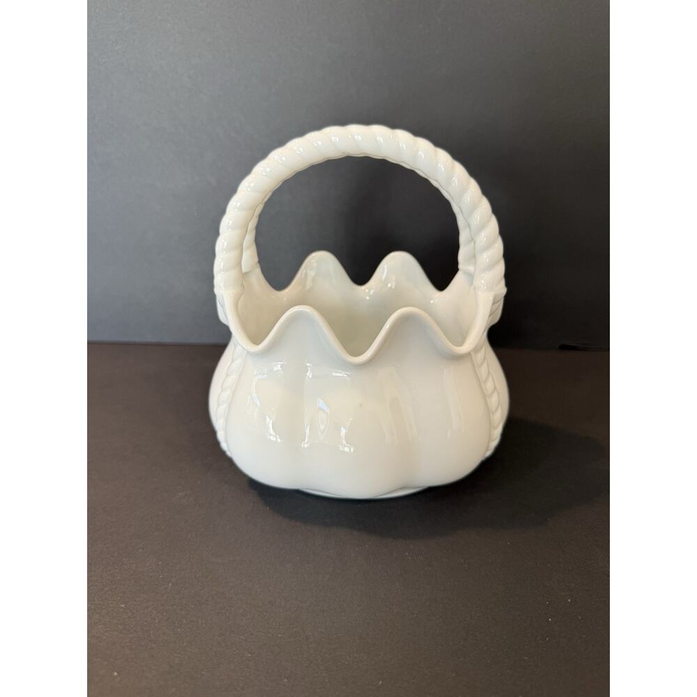 Maryland China White Porcelain Rope Handle Basket Vase Scalloped Edge Taiwan
